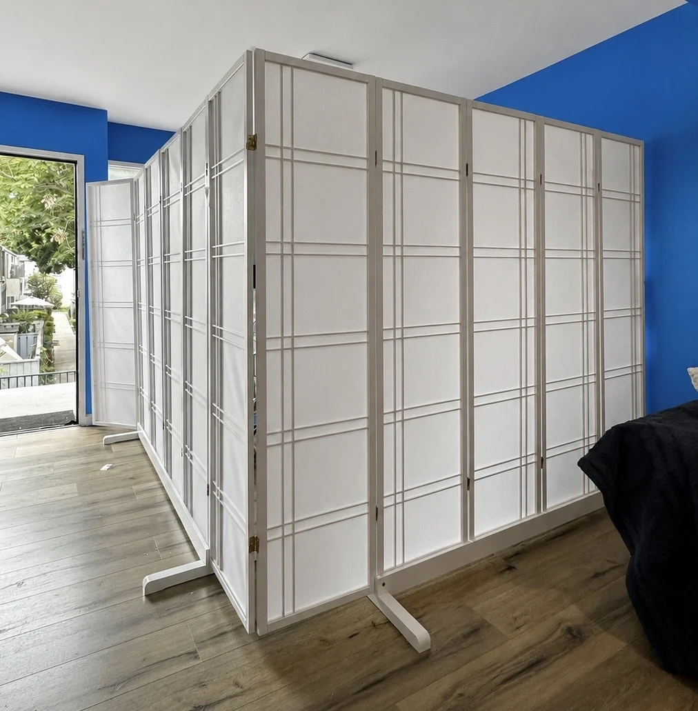 White privacy screen room installation